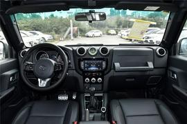 2016款北京BJ40L 2.3T 自动四驱尊享版