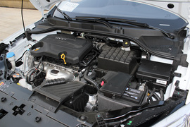 2018款荣威360 PLUS 1.5L 自动尊享版