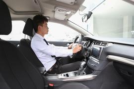 2015款标致408 1.2T 自动豪华版