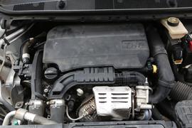 2015款标致408 1.2T 自动豪华版