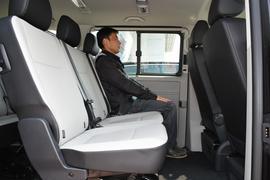 后排空间