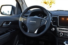 2018款五十铃牧游侠 1.9T 自动四驱劲享版 7座