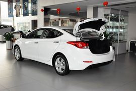 2012款现代朗动1.6L DLX手自一体尊贵型