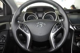 2012款现代朗动1.6L DLX手自一体尊贵型