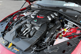 2017款阿尔法罗密欧Giulia 2.9T V6 四叶草版