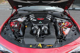 2017款阿尔法罗密欧Giulia 2.9T V6 四叶草版