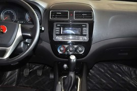 2013款东风风行景逸X5 1.6L手动尊享型 京V