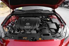 2017款 马自达3 Axela昂克赛拉 三厢 2.0L 自动尊贵型
