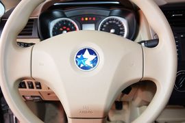 2013款启辰D50 1.6L自动北斗导航版