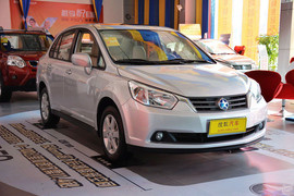 2013款启辰D50 1.6L自动北斗导航版