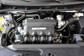 2013款比亚迪速锐1.5L手动豪华型