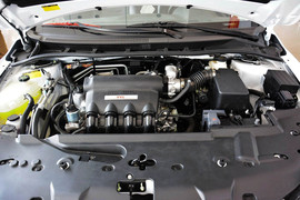 2013款比亚迪速锐1.5L手动豪华型