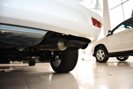 2013款比亚迪速锐1.5L手动豪华型