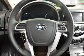 2013款比亚迪速锐1.5L手动豪华型