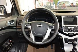 2013款比亚迪速锐1.5L手动豪华型