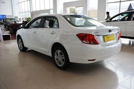 2013款比亚迪速锐1.5L手动豪华型