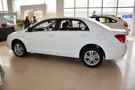 2013款比亚迪速锐1.5L手动豪华型