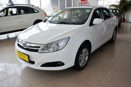 2013款比亚迪速锐1.5L手动豪华型