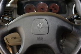 2014款东风风行菱智M5 Q3 2.0L 7座长轴豪华型