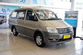 2014款东风风行菱智M5 Q3 2.0L 7座长轴豪华型