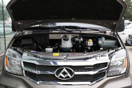 2017款 上汽大通V80 2.5T5挡手动傲运通国V短轴超低顶6座