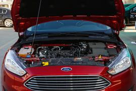 2018款 福特福克斯 三厢 1.6L 手动风尚型智行版