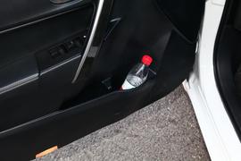 2017款 丰田卡罗拉 改款双擎 1.8L CVT旗舰版