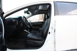 2017款 丰田卡罗拉 改款双擎 1.8L CVT旗舰版