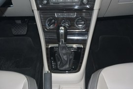 2013款大众朗行1.6L自动舒适型
