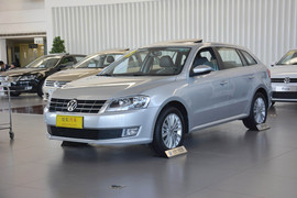 2013款大众朗行1.6L自动舒适型