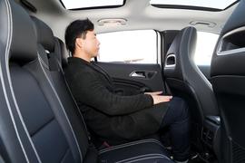 后排空间