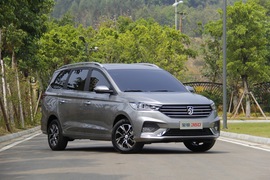 2018款宝骏360 1.5L 手动豪华型