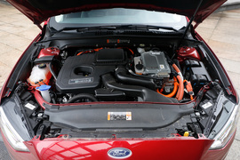 2018款福特蒙迪欧混合动力 2.0 PHEV智尊旗舰型