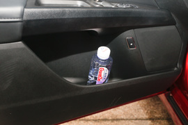 2018款福特蒙迪欧混合动力 2.0 PHEV智尊旗舰型