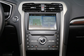 2018款福特蒙迪欧混合动力 2.0 PHEV智尊旗舰型