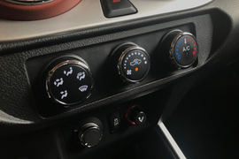 2018款 2.4L汽油四驱豪华型长货箱ZG24