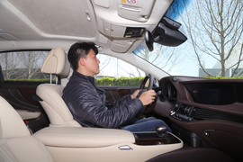 2018款雷克萨斯LS350豪华版