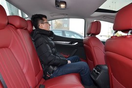 后排空间
