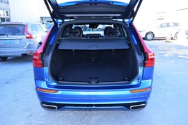 2018款 沃尔沃XC60 T8 E驱混动 智尊豪华版