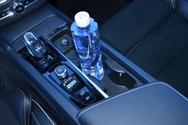 2018款 沃尔沃XC60 T8 E驱混动 智尊豪华版