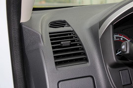 2018款五十铃铃拓 2.5T手动四驱豪华型