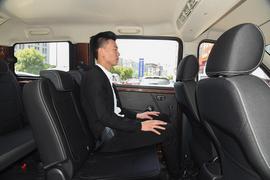 后排空间