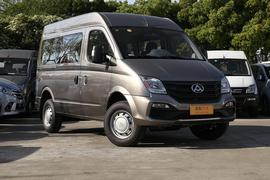 2018款 上汽大通V80 2.5T 6挡手动傲运通短轴超低顶5-6座