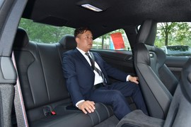 后排空间