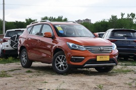 2018款 比亚迪 宋 1.5TI 手动智联进享型