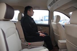 后排空间
