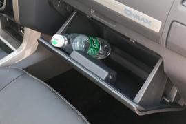 手套箱空间