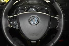 2014款东风风神H30 CROSS 1.6L手动尊尚型