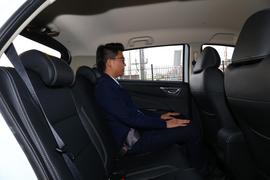 后排空间