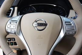 2014款日产奇骏2.5L XV NAVI CVT至尊版 四驱
